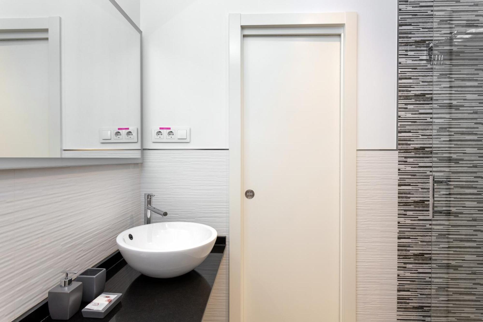 Alma Suites Madrid Exteriör bild